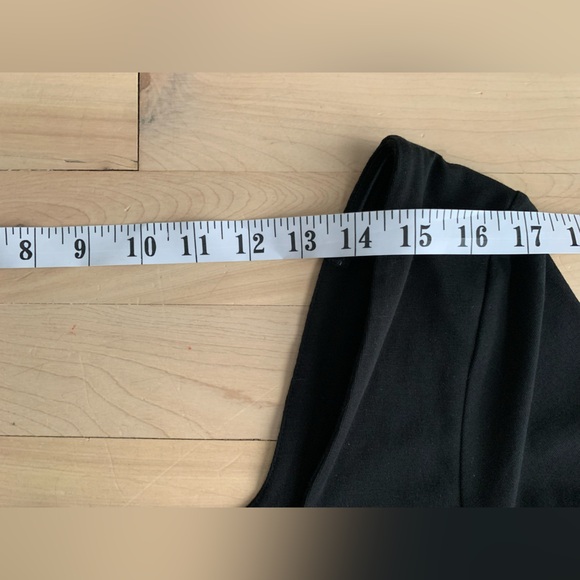 VINCE - Black square-neck top – Sleek essential | NWT - Picture 7 of 11